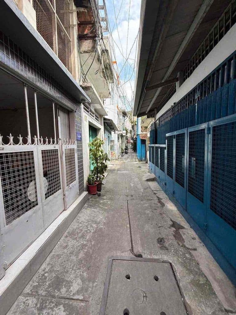 Chính Chủ bán nhà mới xây trung tâm quận 5