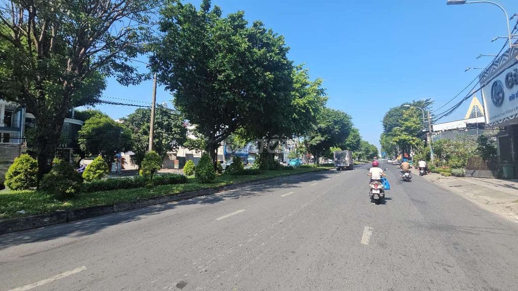 Liền kề ĐẦM SEN - KHUÔN ĐẤT BIỆT THỰ 10x20M - GIÁ 31.9 Tỉ