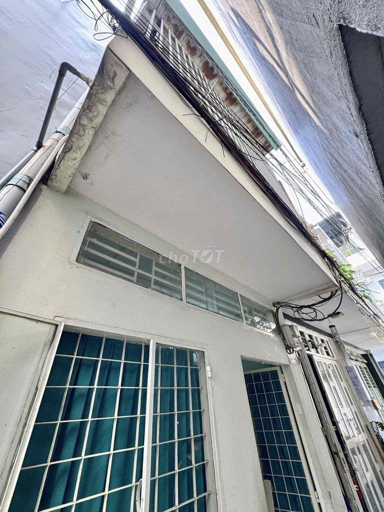 Nhà Ngộp 3,1 x 5,1m (1Lầu Đúc) Hẻm 2,5m Sát MT. 1/ Tây Sơn. Tân Phú