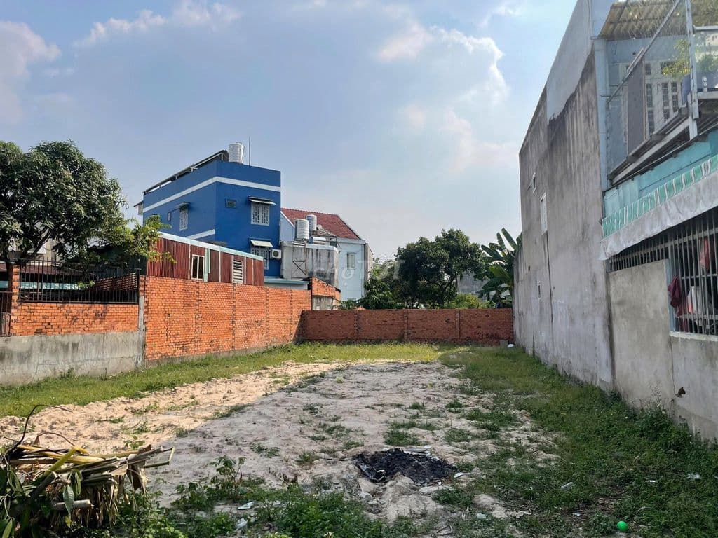 CHÚ 4 CẦN BÁN GẤP LÔ ĐẤT ĐẸP 160M2 - CHỢ PHƯỚC THẠNH GIÁ 590TR SỔ HỒNG