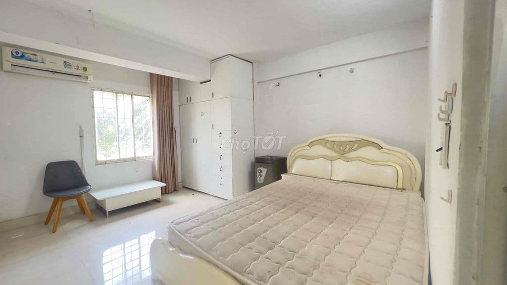 Bán căn hộ miếu nổi lầu thấp 54m 2pn 1wc bancon view sông 3ty950