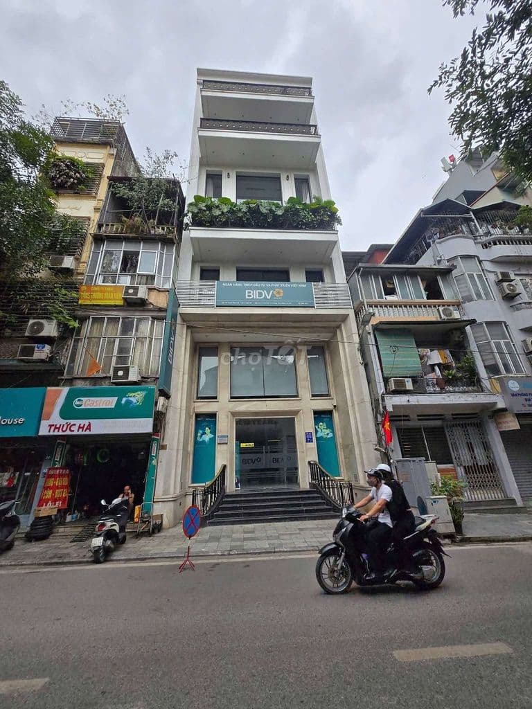 Tôi cần bán nhà 8tầng thang máy, mặt phố Lý Nam Đế Hoàn Kiếm.
