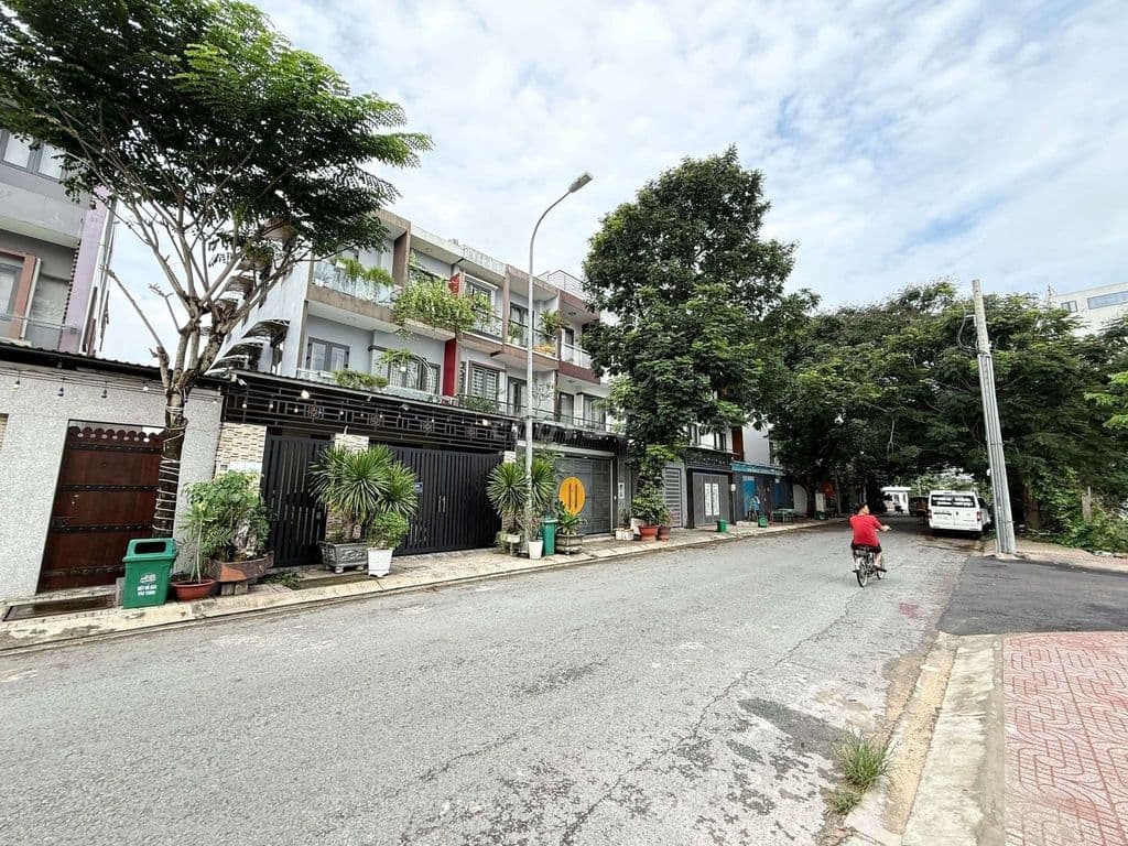 Mấy Lô đất đẹp 5m x 23m Hẻm nhựa 12m KDC Hà Đô river side Lê Thị Riêng