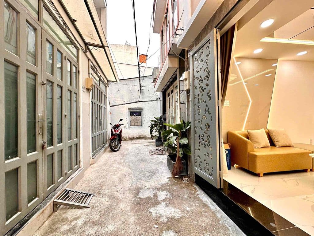 còn căn ***, 3 tầng ngay Phan Xích Long, 3,35m x 8,15m, 75m2 SD - Ảnh 3