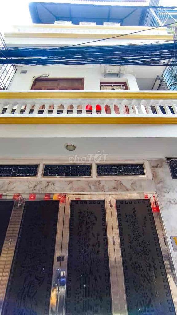Siêu phẩm Phố Cự Lộc, nhà đẹp ở luôn, full nội thất, ngõ nông, dt 40m*