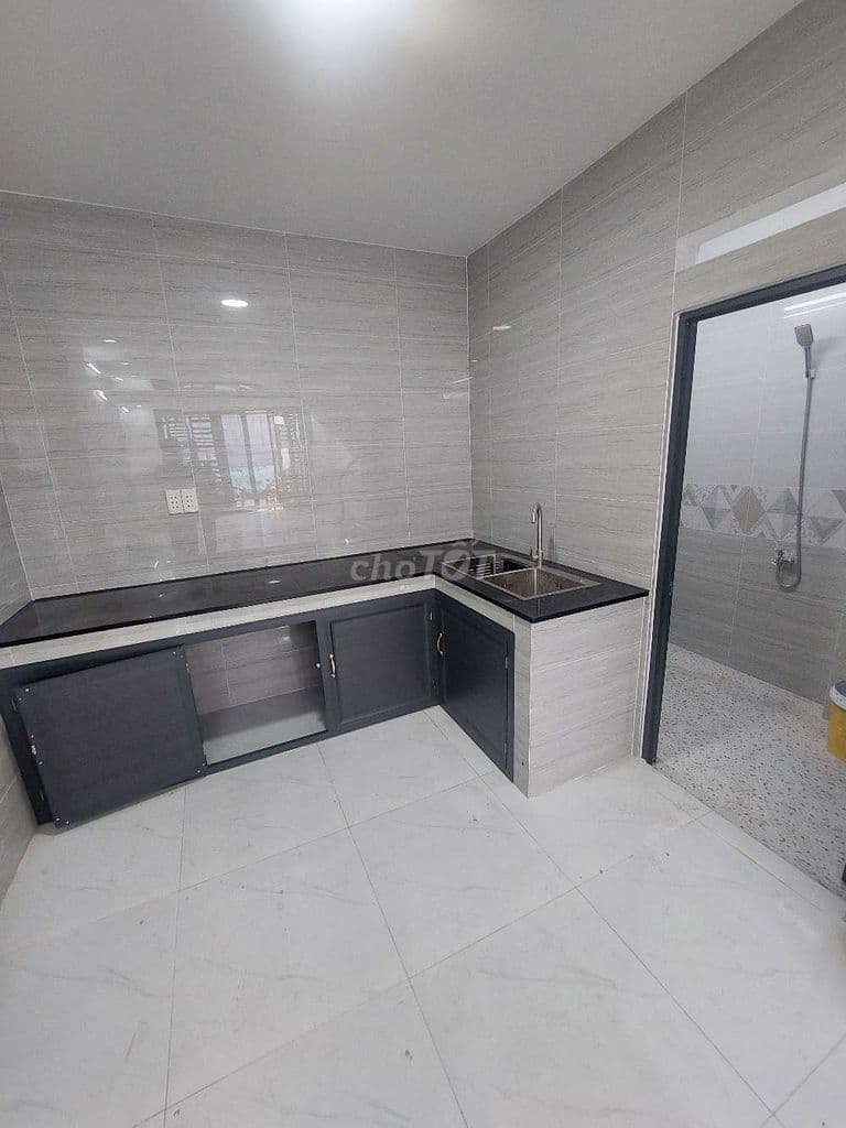 Bán nhà đường Phạm Hùng C4 DT.4×10 } 1 Lầu 2 Phòng 2 toilet hẽm 6m - Ảnh 3