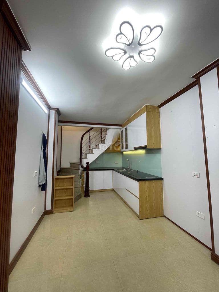 Nhà phố Bạch Mai ngõ 2,5m nhà 5 tầng 3 ngủ full đồ