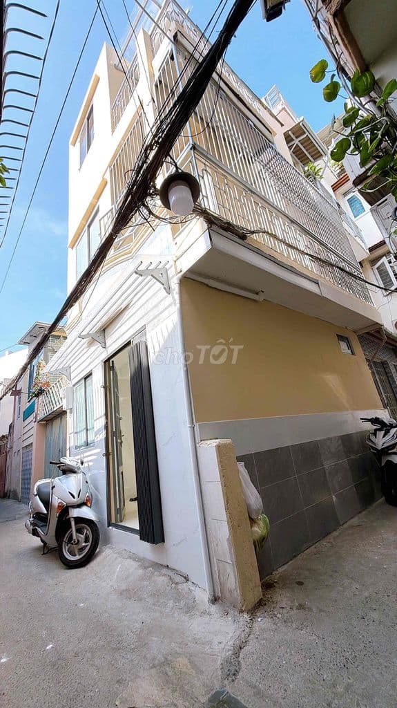 Nhà 2 lầu Khu xóm đạo 2p2wc - Ảnh 2