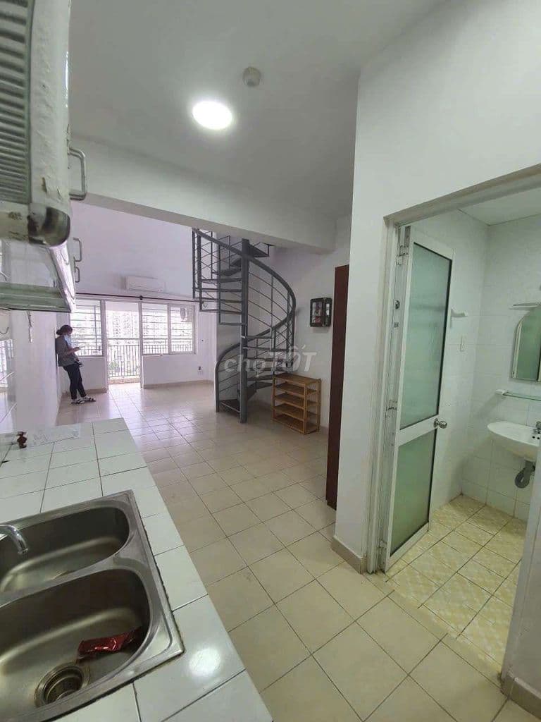 chính chủ bán ehome2: 1pn 1wc ban công 2,15ty