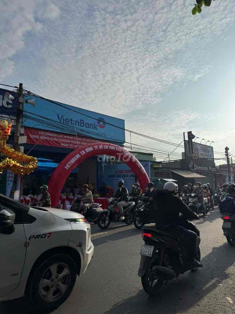 Bán MT kinh doanh lớn, ngang 8m x22m,6T, Nguyễn Văn Tăng, Tp. Thủ Đức.