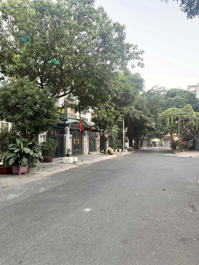 Bán nhà mặt tiền đường số Cao Lỗ Quận 8, 80m2, 4 tầng, 5PN.