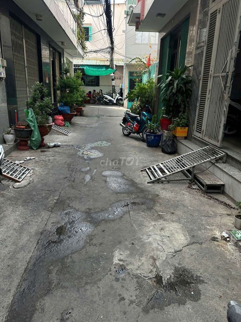 ÂU DƯƠNG LÂN - NHÀ CŨ TIỆN XÂY - VỊ TRÍ ĐẸP