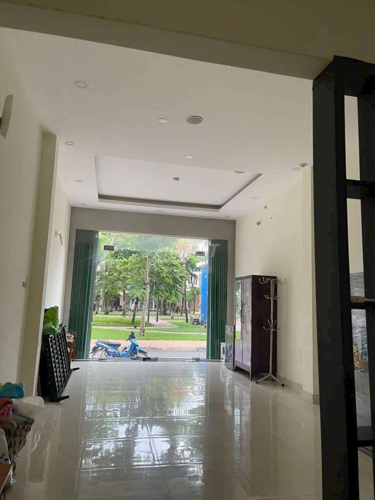 Nhà 4x16m, 4 tầng, view Công viên, KDC Bông Sao, P.5, Q.8 - Ảnh 3