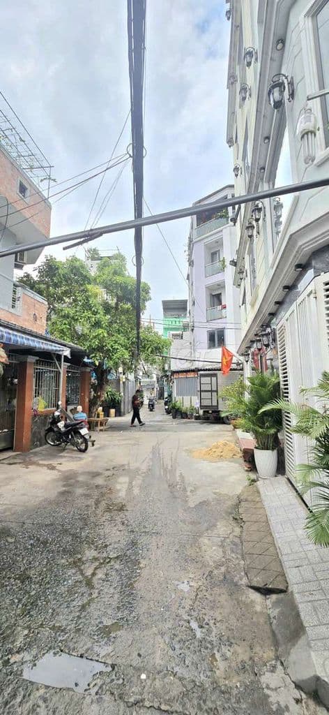 căn nhà trục 2 lầu Quang Trung đường thông xe hơi - Ảnh 3