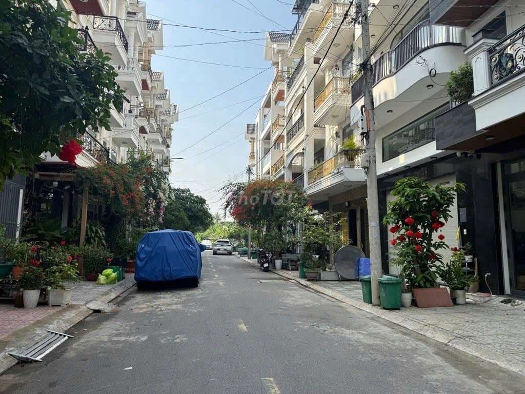 Nhà Nguyễn Văn Quá đường 12M -5 tầng 230m2 có thang máy 6tỷ45 - Ảnh 2