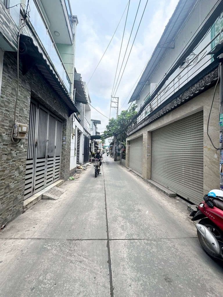 HẺM XE TẢI THÔNG ĐƯỜNG SỐ LIÊN KHU 5-6 GẦN NGÃ TƯ GÒ MÂY 2 TẦNG 36M2