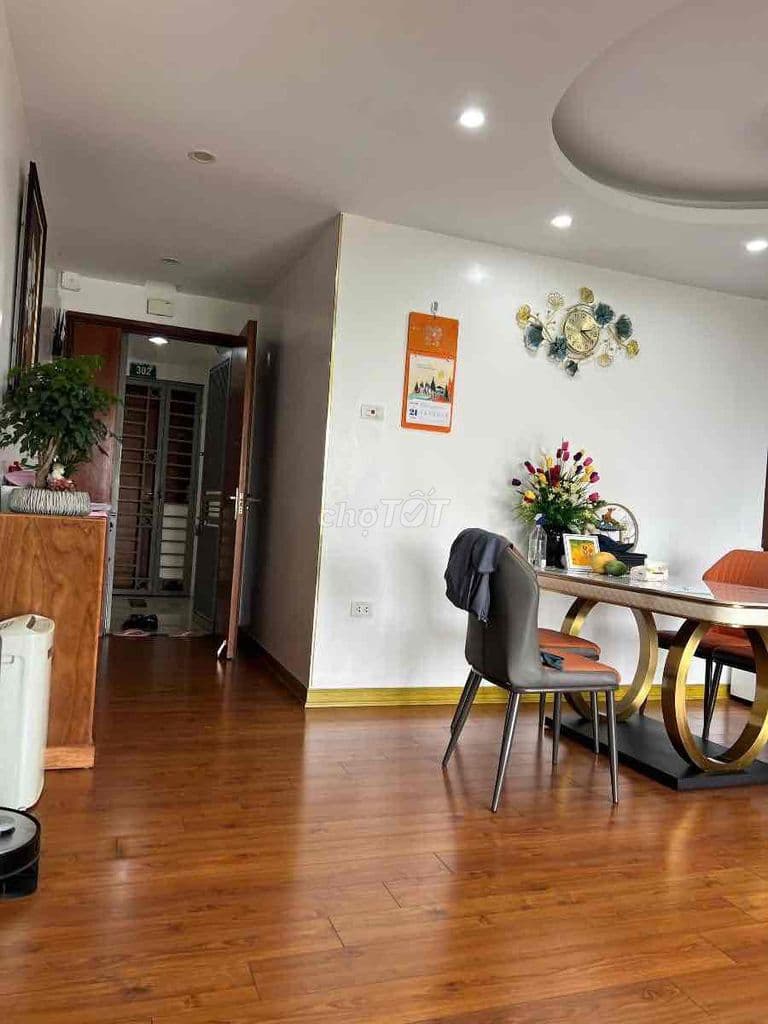 Bán TT Đặng Tiến Đông 75m nhà thoáng sáng, sân xe, oto đỗ cỗng - Ảnh 2