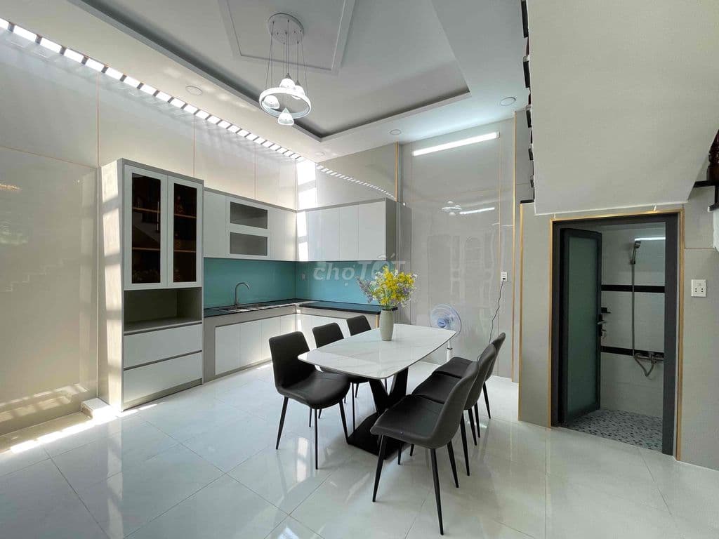 Nhà phố 4 tầng mới Tân Cổ Điển đẹp, mặt tiền sang trọng. 1 mặt hẻm 8m - Ảnh 3