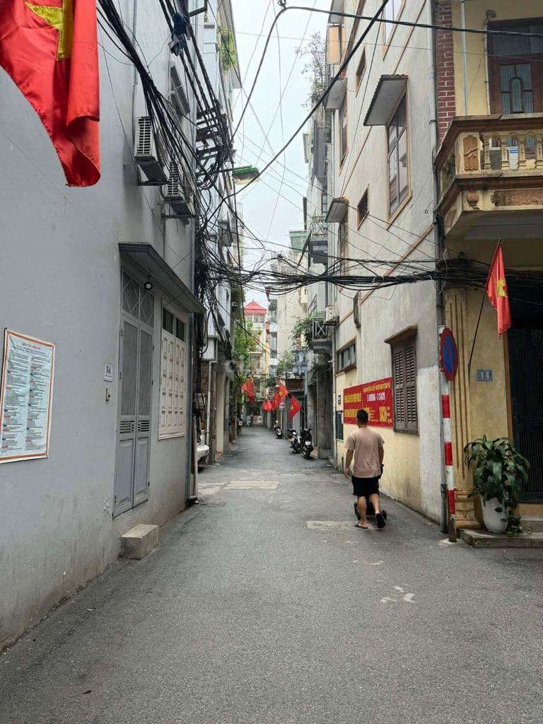 Bán nhà xây kiên cố nguyên bản - ngay Trường Tiểu học Khương Mai - Ảnh 2