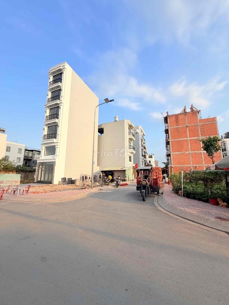 BÁN NHÀ MỚI 4 LẦU HIỆP BÌNH CHÁNH ĐƯỜNG XE TẢI