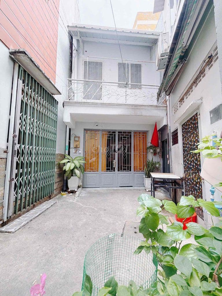 Nhà bán Tôn Đản Q.4
