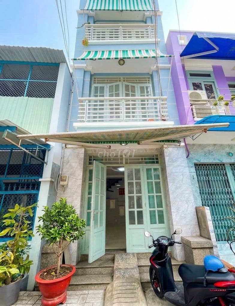 Bán 5,4 tỷ nhà 3 tầng, 4 phòng ngủ, hẻm 5 thông đường Lũy Bán Bích
