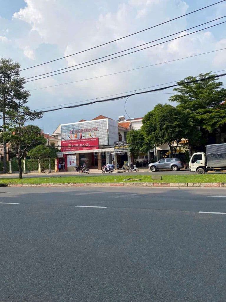 Bán nhà khu Tên Lửa, MT đường Số 7, DT 12 x 20m, cấp 4, giá 58 tỷ