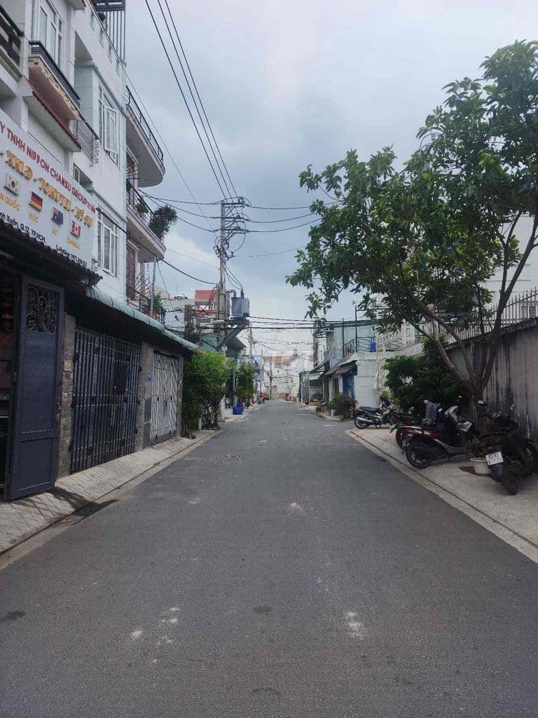 BÁN ĐẤT NGANG 5M FULL THỔ HẺM 6M GẦN NGÃ TƯ GA QUA GV 10P - Ảnh 2