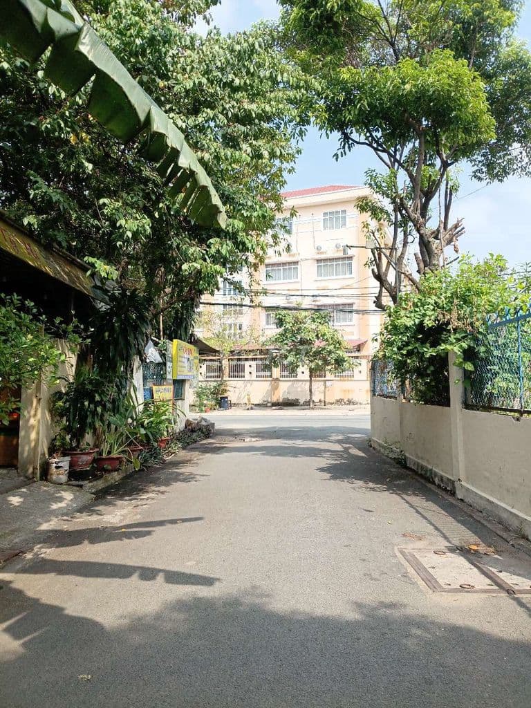 bán nhà Khiết Tâm Lê Thị Hoa đẹp ở liền 55m² 2 tầng 4.5 tỷ hẻm xe hơi