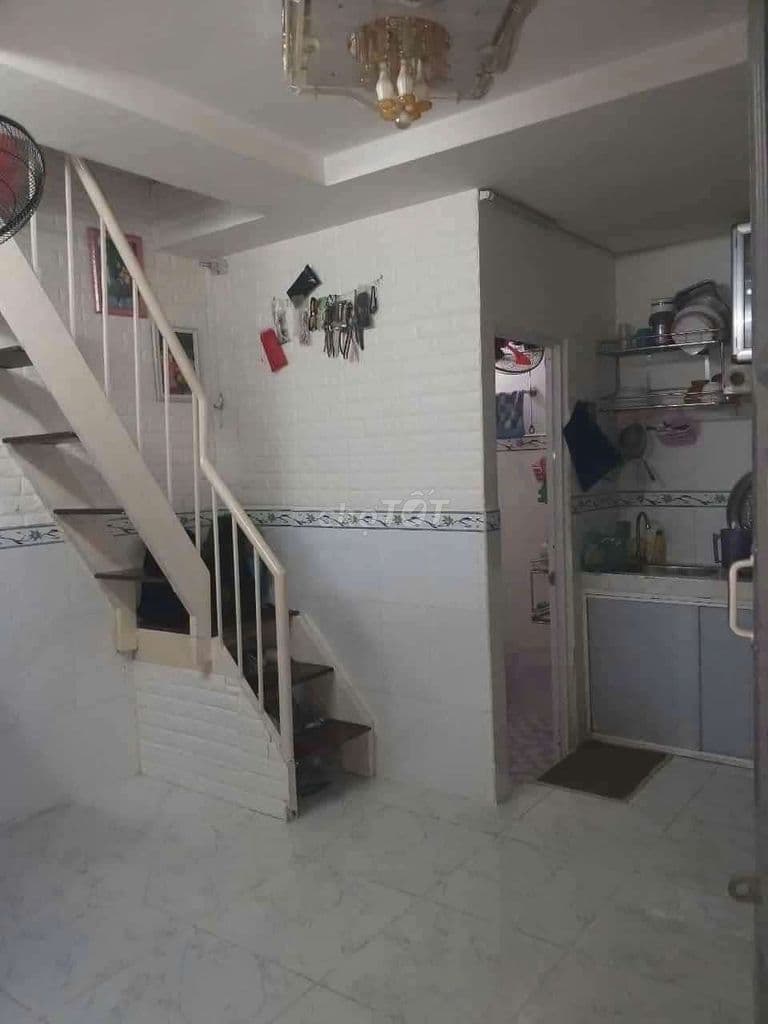 Nhà 1 trệt 1 lửng hẻm xe hơi - Ảnh 2
