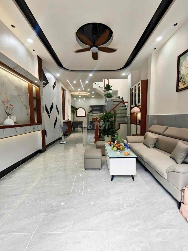 QUÁ THƠM ‘ 56 m 2 TẦNG ‘ 4 x14 m GIÁ 5 x ‘ NHÀ 3 PN ‘ 3 WC ‘ HẺM 6 m
