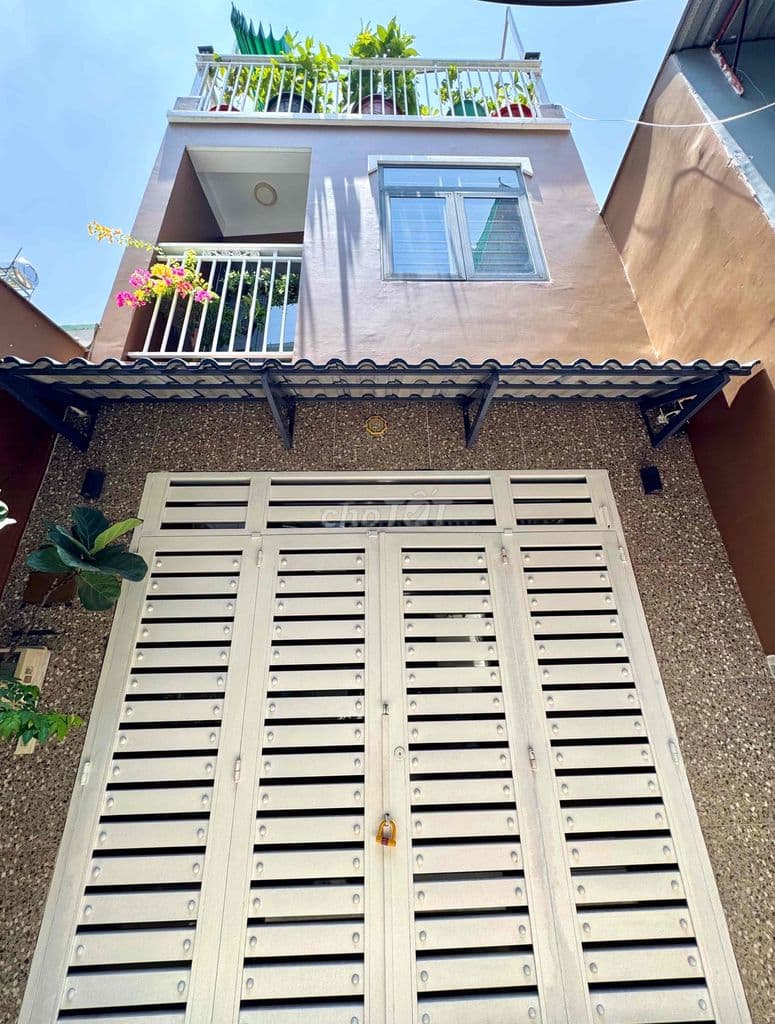NHÀ ĐẸP Ở NGAY (4 x 10) (3P ngủ) có ST - hẻm 3 thông đường Quang Trung