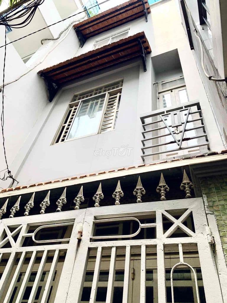 Nhà 4 tầng 5pn Tân Bình sát Quận 10 giá 5 tỷ