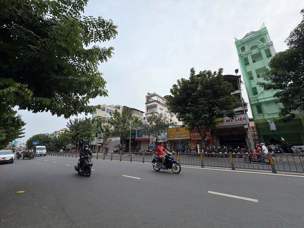 nhà mặt tiền Lý Thái Tổ, Quận 10, 87m2, 5x18m, 4 tầng, 21.5 tỷ