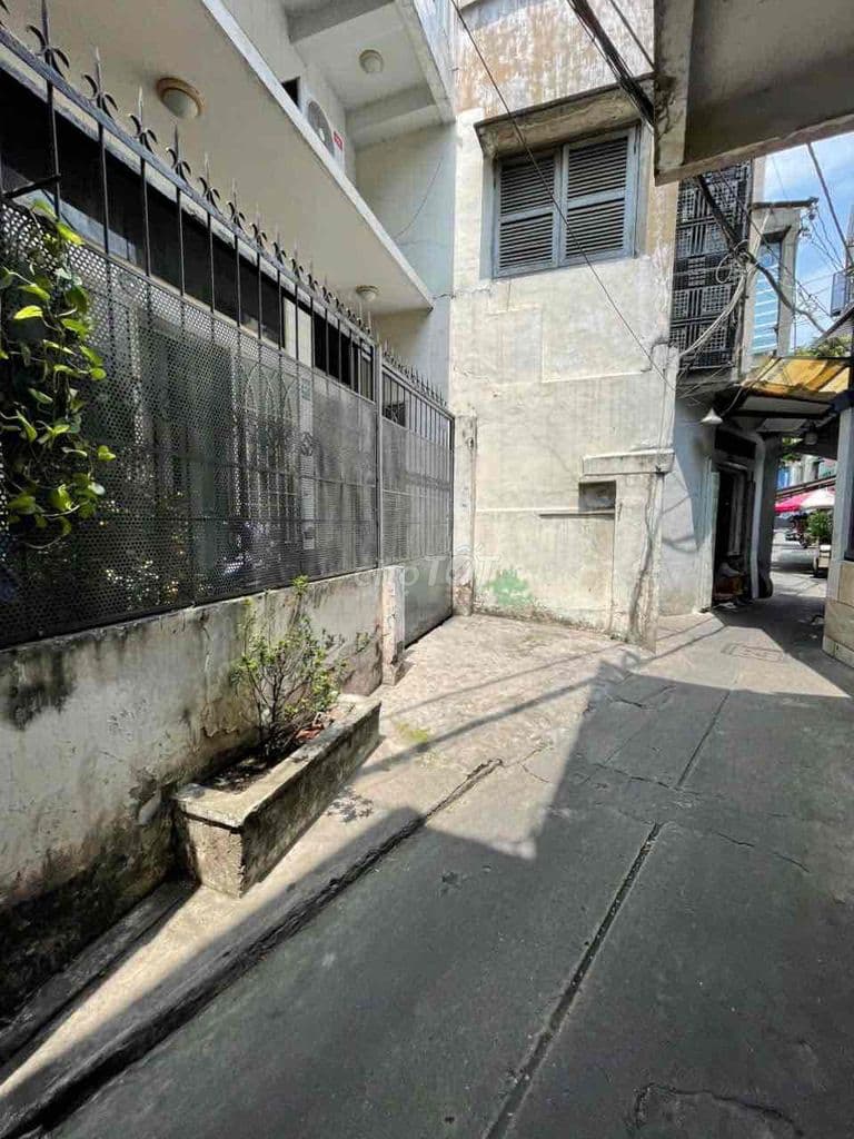 NHÀ NGAY CMT8- SÁT QUẬN 10-35m2-2 TẦNG-HẺM THÔNG- SÁT MẶT TIỀN-4.x TY - Ảnh 3