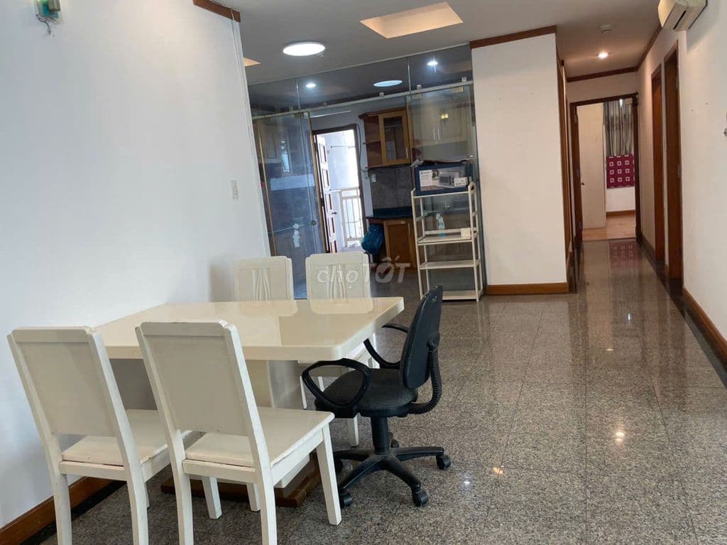 CHO THUÊ CĂN HỘ PHÚ HOÀNG ANH 129M2 3PN 3WC GIÁ 14,5TR/M2