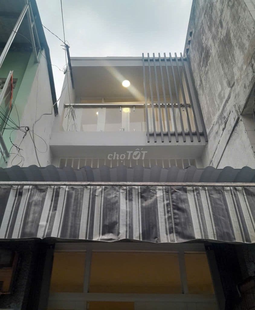 LL ĐẠI HÀNH DT; 3,1 x 9m 1 Lầu Đường nhỰA 8m ÔtÔ chạy