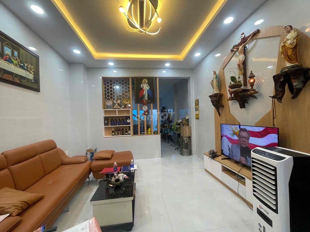 BÁN NHÀ ĐẸP 3 TẦNG HXH CÁCH GÒ VẤP CHỈ 200M - HIẾM - CHỦ CẦN BÁN GẤP