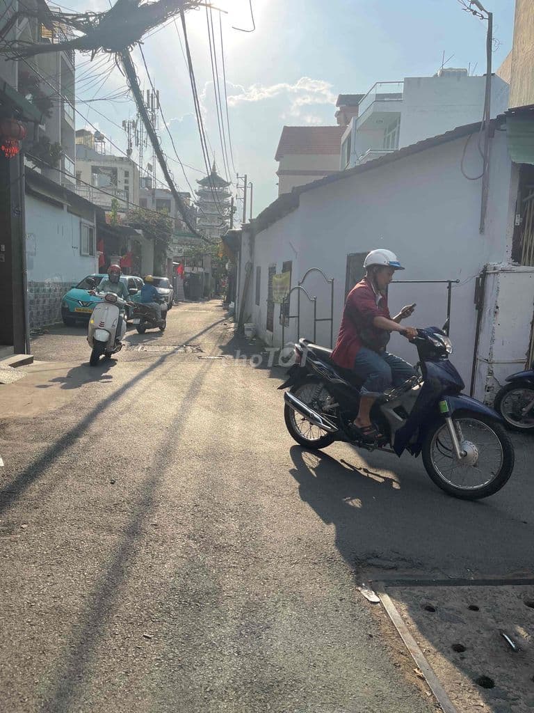 BÁN NHÀ NGAY EMART, 4 TẦNG, MỚI, HXH THÔNG , PHAN HUY ÍCH,GÒ VẤP ,4 TỶ