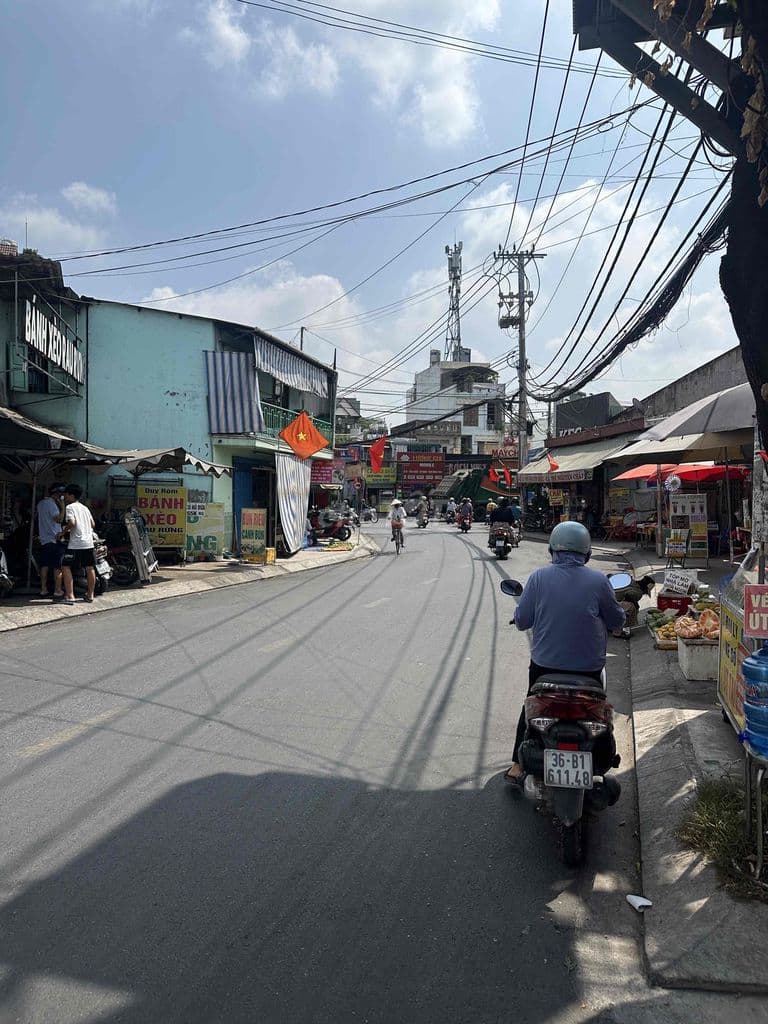 MẶT TIỀN KINH DOANH SẦM UẤT NGANG 5M - ĐÚC BTCT 4 TẦNG.