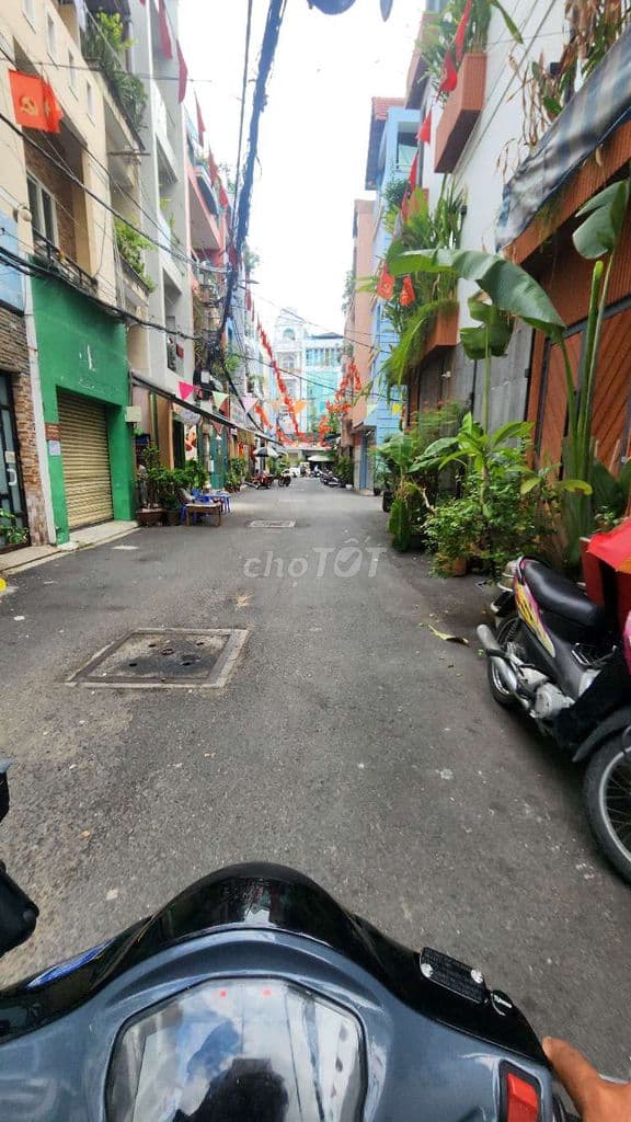 GẤP BÁN NHÀ 130M² HUỲNH VĂN BÁNH TRUNG TÂM PHÚ NHUẬN CHỈ NHỈNH 14 TỶ