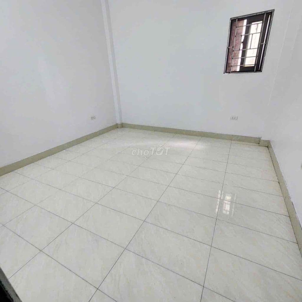 chính chủ cần tiền muốn bán gấp nhà 3 tầng 42m ngõ 99 định công - Ảnh 2