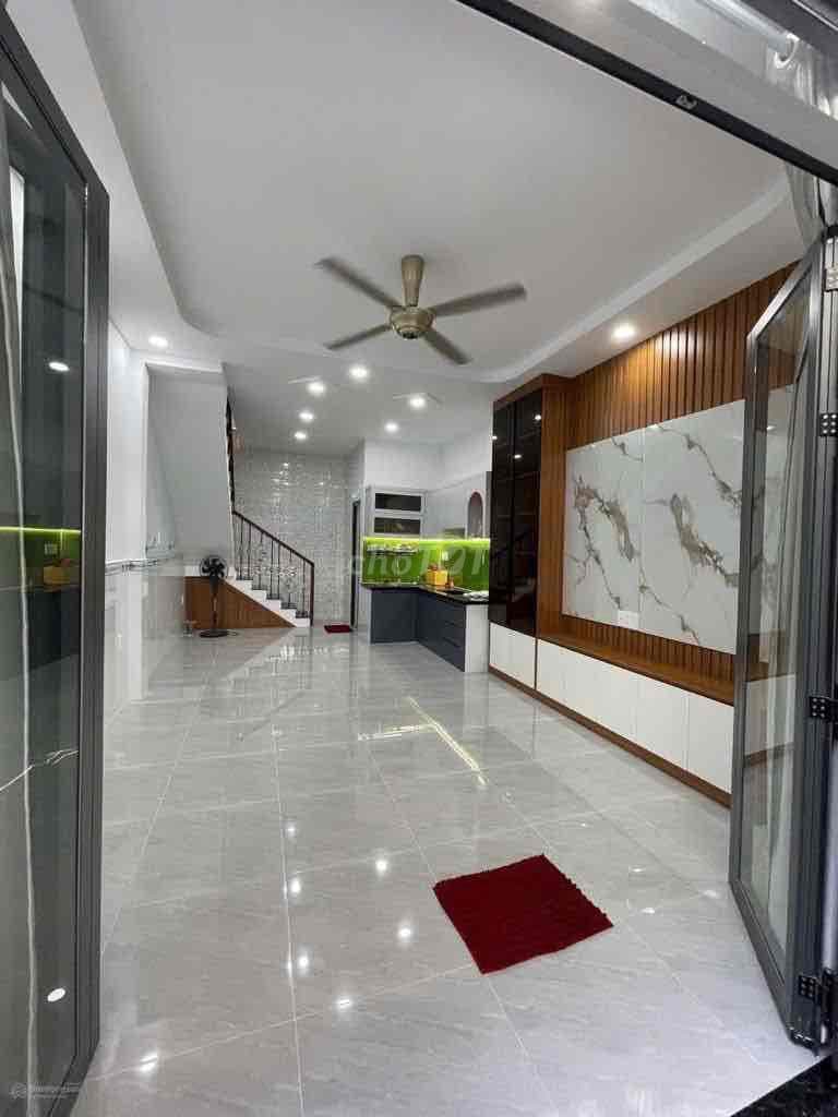 NHA MOI 3TANG BTCT, KHU VUC AN NINH , HOA BINH