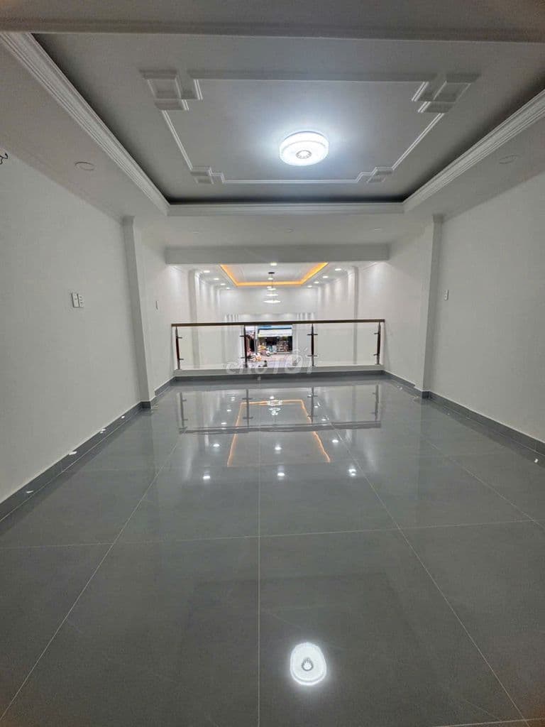 NHÀ 4 TẦNG - MẶT TIỀN TRUNG TÂM QUẬN- NGUYỄN ẢNH THỦ DT 4,2x27 - Ảnh 2