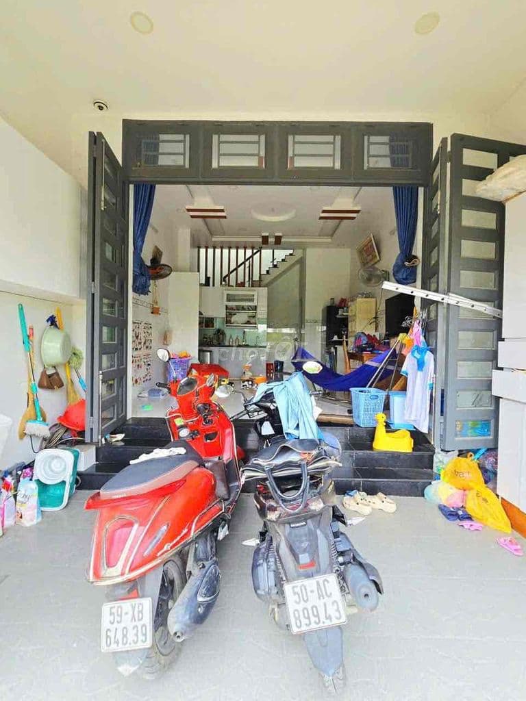 BÁN GẤP NHÀ NGAY TRUNG TÂM ĐƯỜNG LÒ LU - Ảnh 2