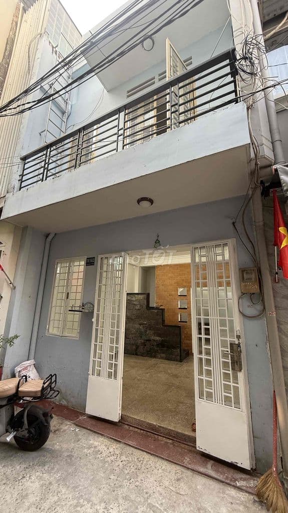 Bán nhà Trần Xuân Soạn dưới chân cầu kênh tê hẻm xe hơi giá cực rẻ