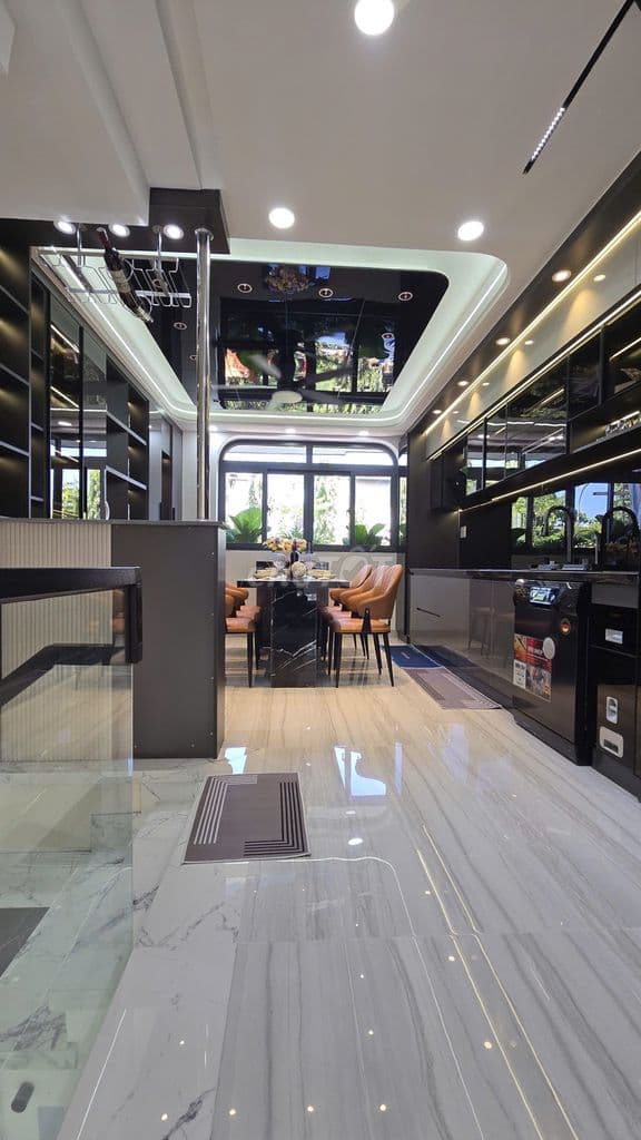 NHÀ XÂY KĨ-TÂM HUYẾT, BÁN NHÀ 5 TẦNG, ĐƯỜNG TRƯỚC NHÀ 8M CÓ VỈA HÈ - Ảnh 3