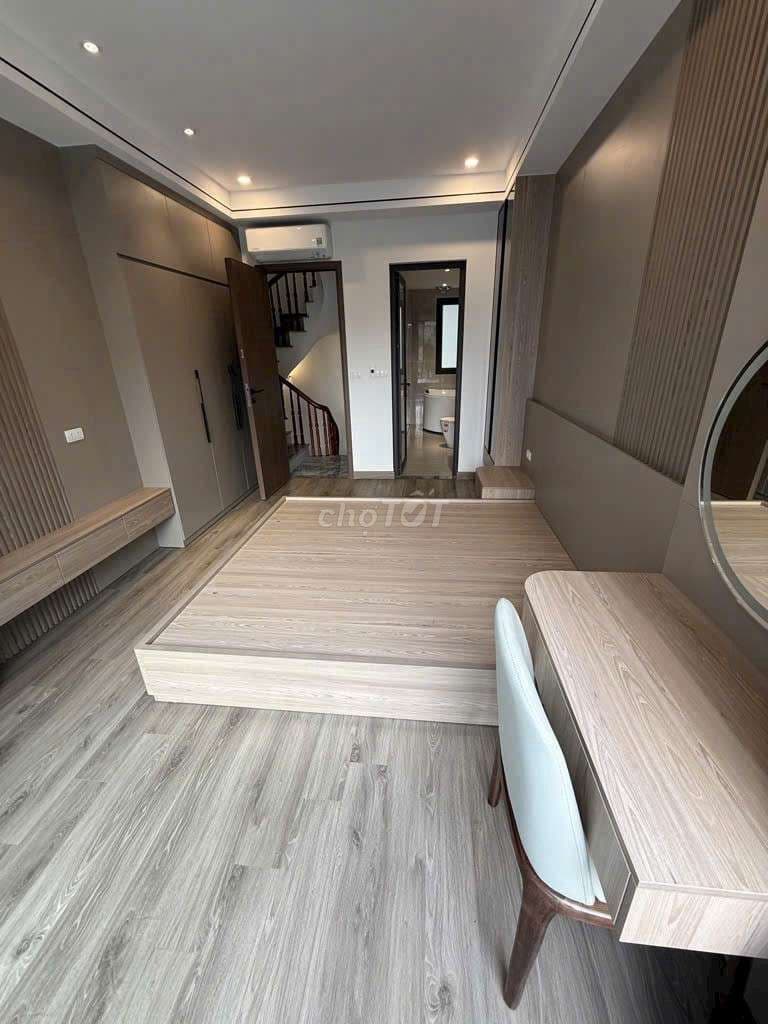 Nhà Việt Hưng 32m x 5 tầng full nội thất hơn 6 tỷ - Ảnh 3