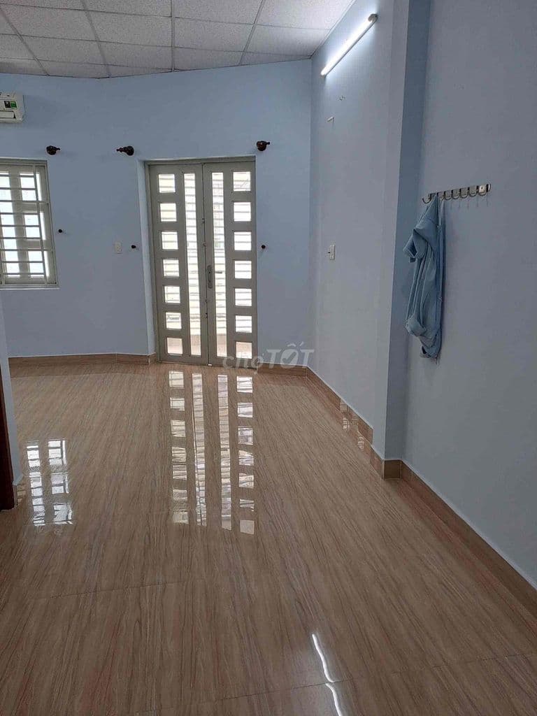 Bán gấp nhà Trần Quang Diệu Quận 3