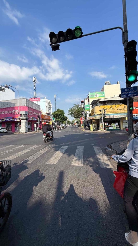 NGAY BÁNH MÌ TUẤN MẬP VIP VƯỜN LÀI 26M2 CHỈ 2 TỶ NHỈNH - Ảnh 2